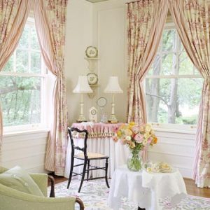 Màn Cửa Thích Hợp Cho Cửa Góc In Symmetry 300x300 - Màn Cửa Thích Hợp Cho Cửa Góc